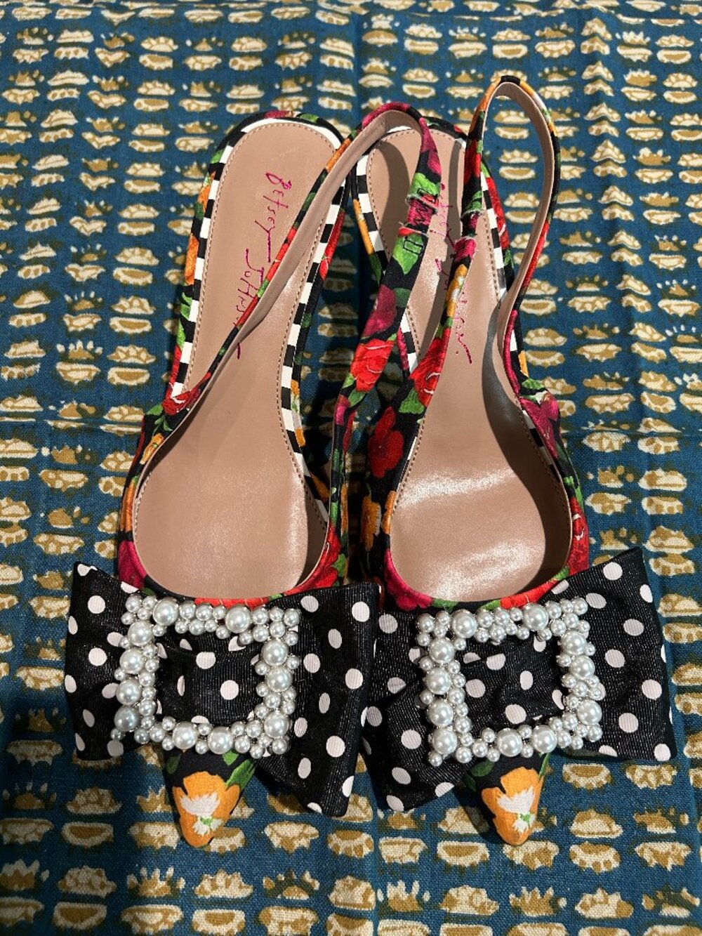 Betsy Johnson birdy heels Size 7